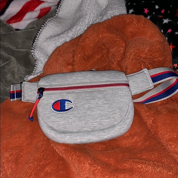 Champion Handbags - Champion Fannypack